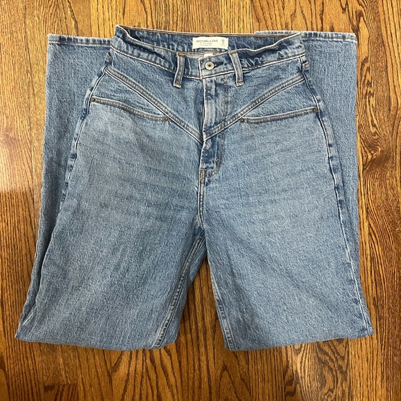 Abercrombie & fitch - Ultra High Rise 90s Straight Jean - Picture 5 of 8